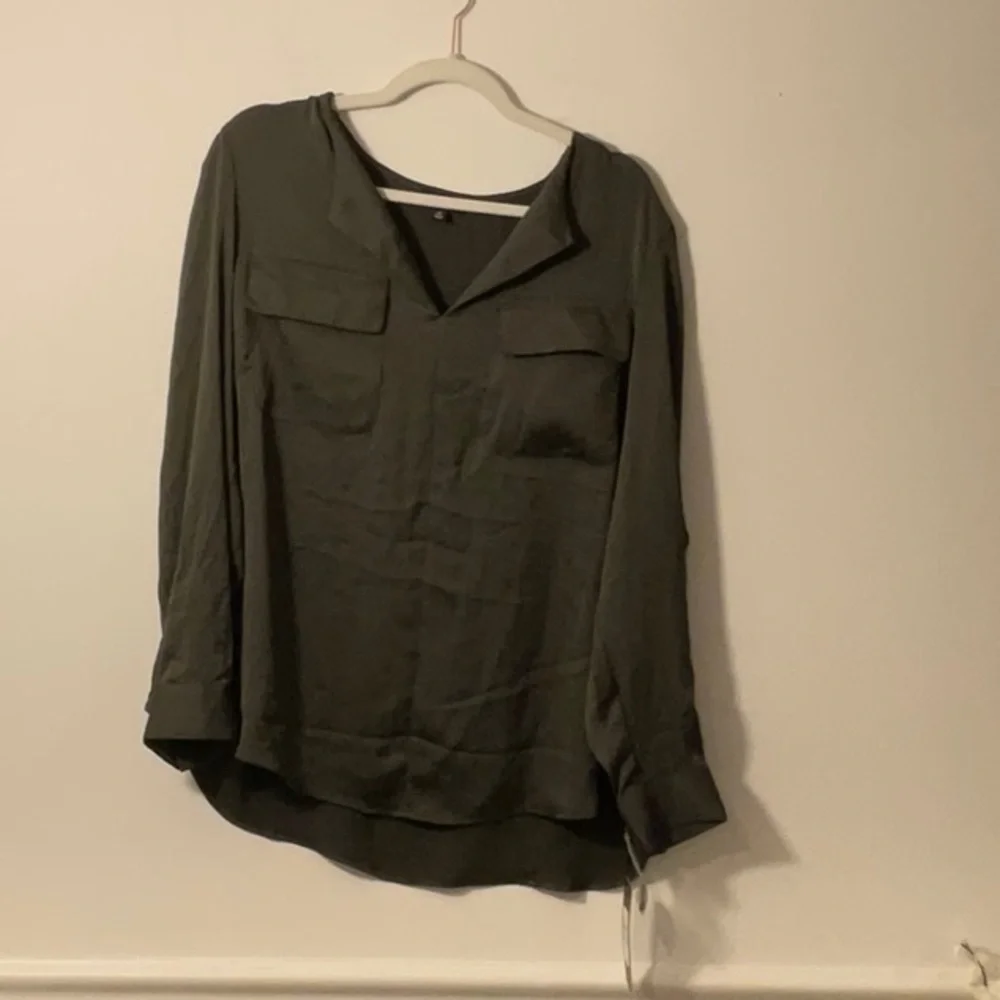 Jones New York Green Long Sleeve Relaxed Blouse - Picture 1 of 1